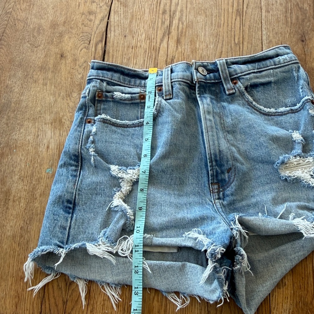 Abercrombie High Rise Mom Short Size 2 - Picture 4 of 5